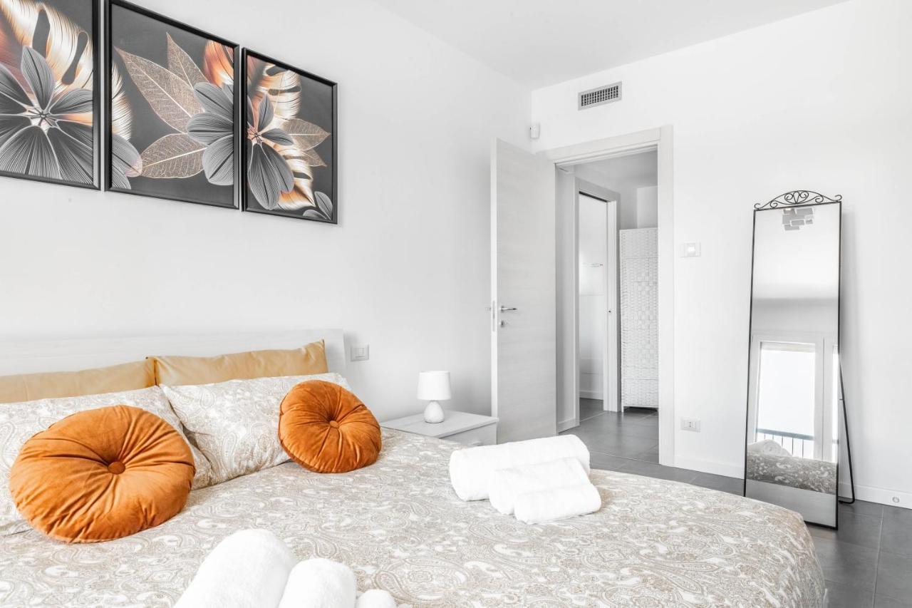 Апартаменты Harmony House - Rho Fiera 6Min - Free Parking - Terrace Милан Экстерьер фото