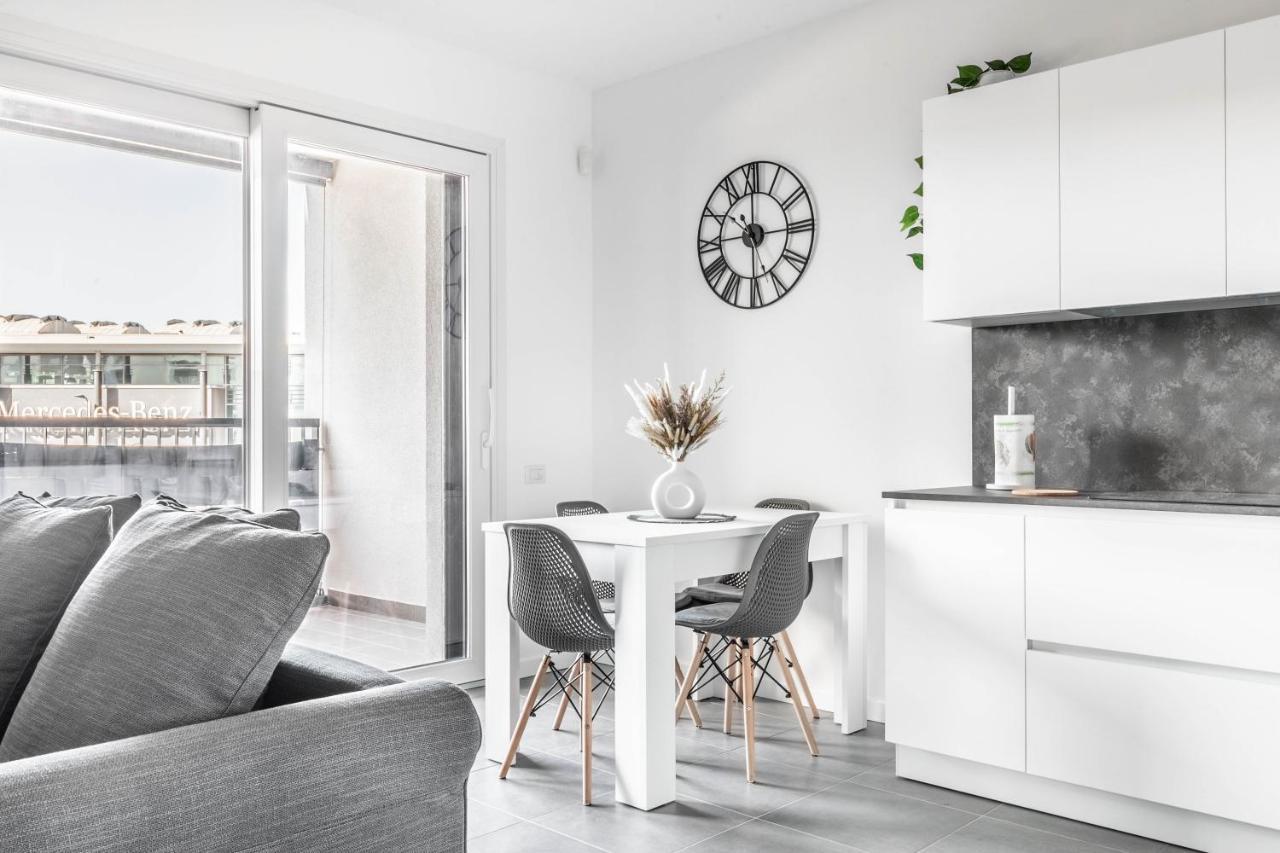 Апартаменты Harmony House - Rho Fiera 6Min - Free Parking - Terrace Милан Экстерьер фото